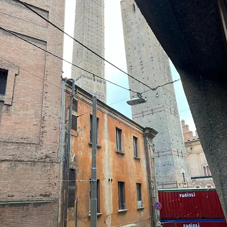 Maison Under The Towers Apartment *
